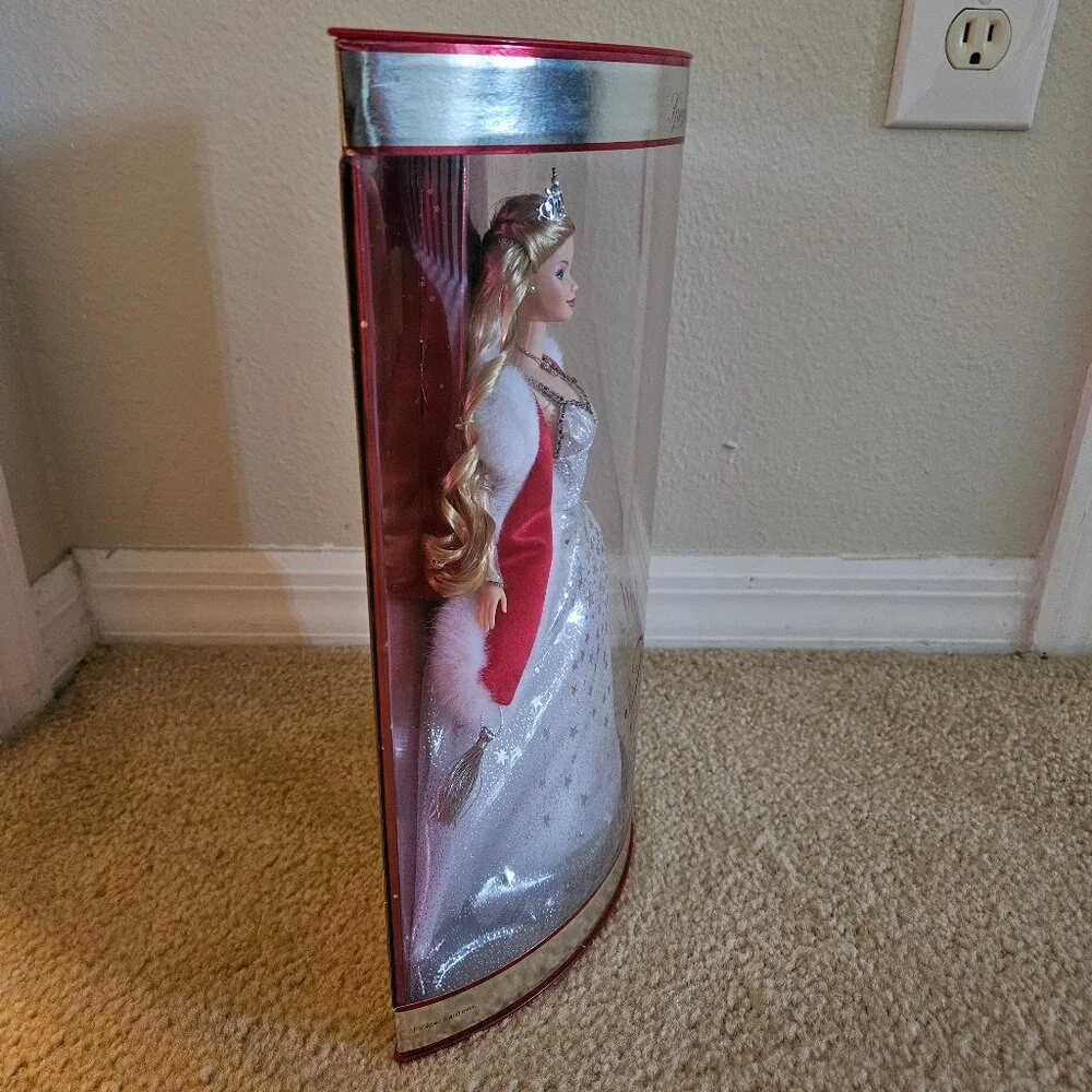 NRFB MATTEL 2001 HAPPY HOLIDAYS CELEBRATION SPECIAL EDITION BARBIE DOLL 50304